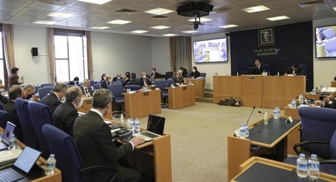 Emekli zammı komisyonda kabul edildi