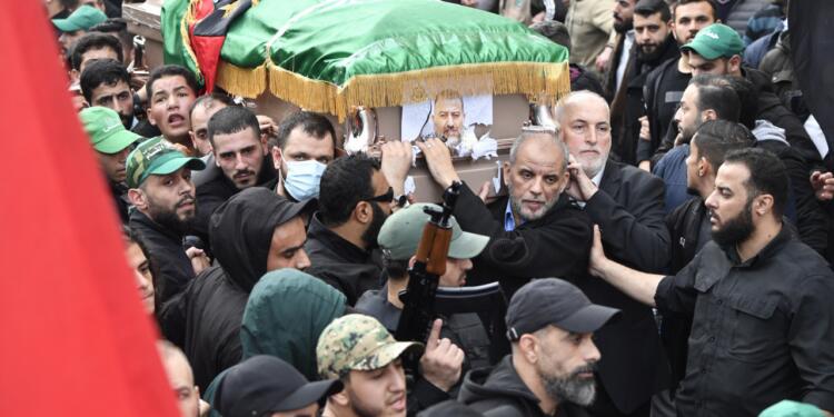 İsrail saldırısında ölen Hamas yöneticisi Aruri Lübnan’da defnedildi