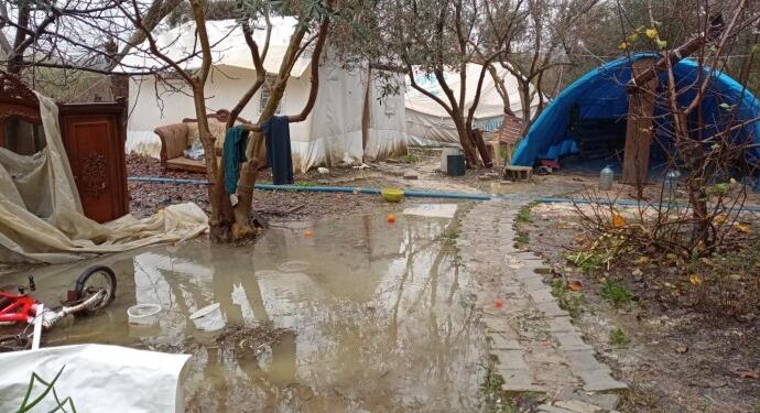 Hatay’da çadır ve konteynerleri su bastı