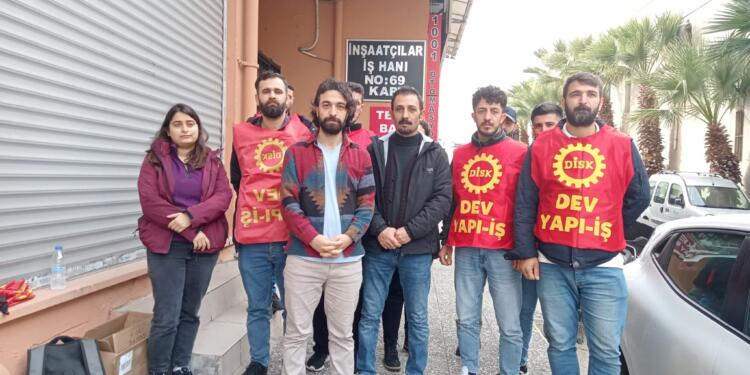 2 aydır maaşını alamayan işçiler eylemde