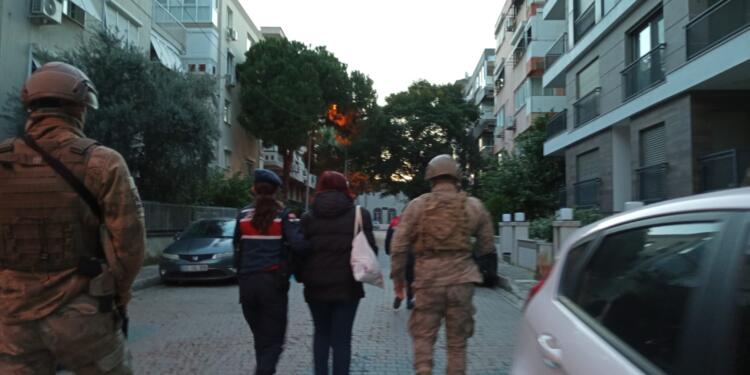 İzmir’de ev baskınları: 5 kişi gözaltına alındı