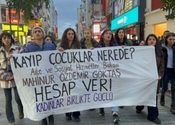 Kadınlar İzmir’de kayıp çocukları sordu