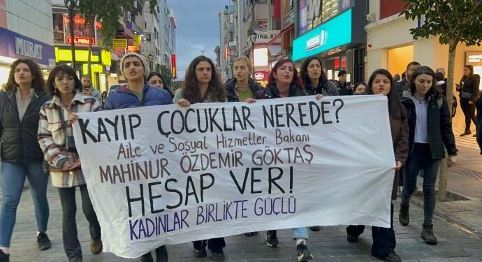 Kadınlar İzmir’de kayıp çocukları sordu