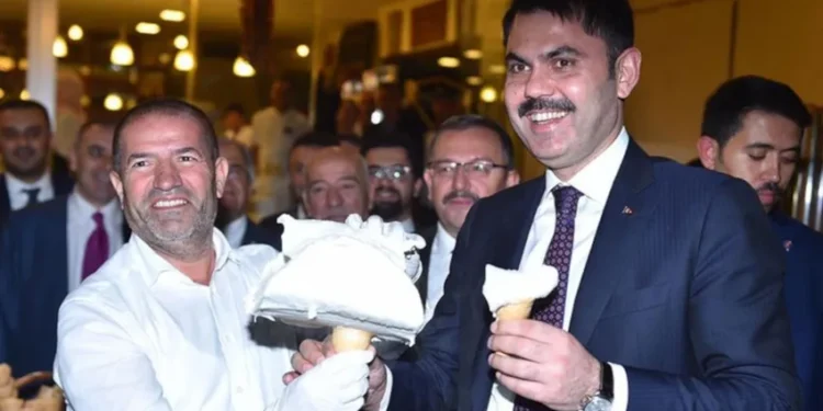 Kurum’un 35 kişinin ölümünden sorumlu firari sanıkla fotoğrafı çıktı