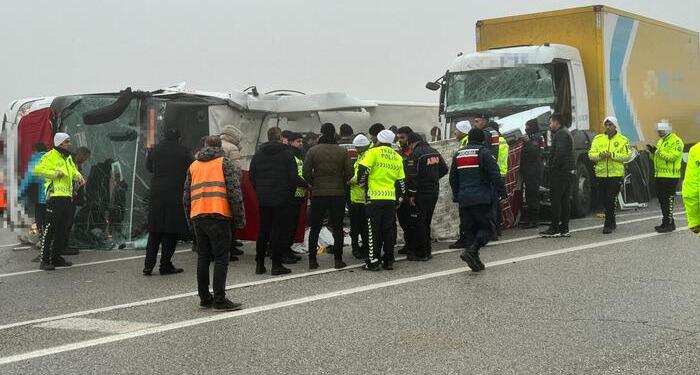Meletî’de trafik kazası: 3 ölü, 29 yaralı