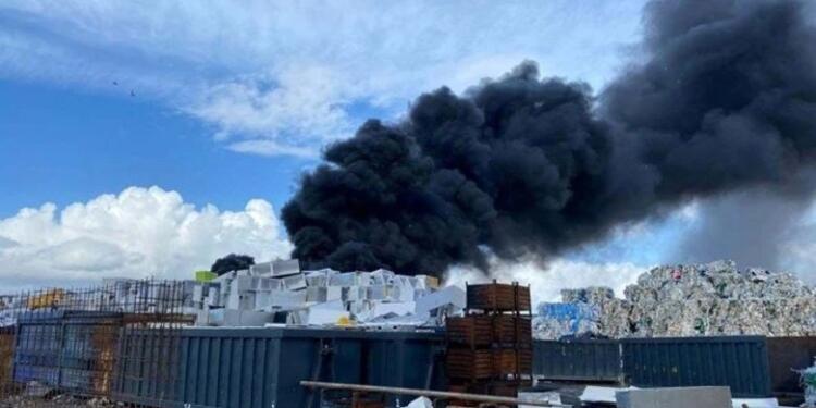 Manisa geri dönüşüm tesisinde yangın