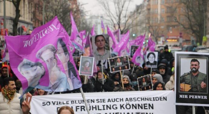 Paris katliamları Almanya, İsveç ve Kıbrıs’ta da yürüyüşlerle kınandı