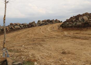 30 yıldır yolları yapılmıyor: AKP’ye oy yoksa hizmet de yok