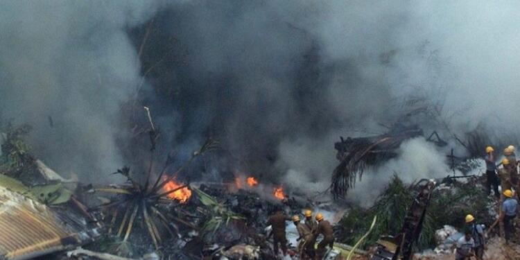 Afganistan’da düşen Rus uçağından  4 kişi sağ kurtuldu