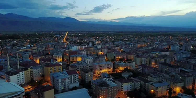 AKP seçimi kaybettiği Îdir’a binlerce seçmen kaydediyor