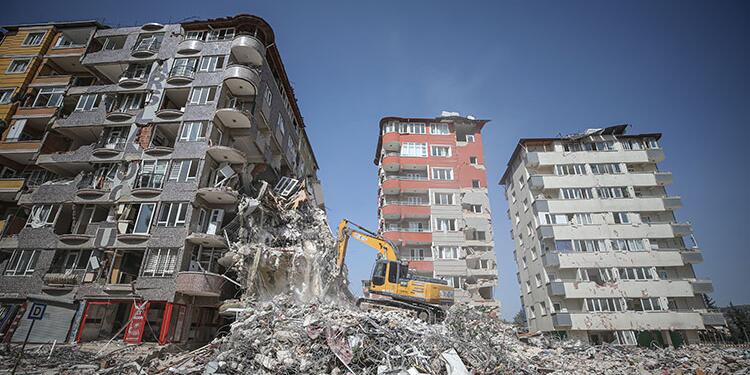 Defne ve Antakya’da yıkılan bin 759 binanın 975’i ruhsatsızmış