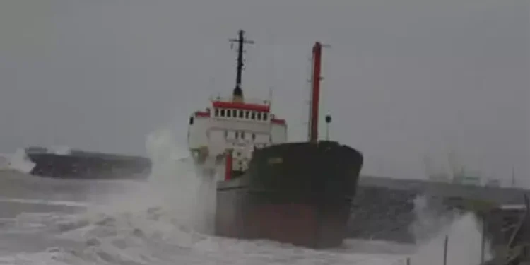 Marmara Denizi’nde kargo gemsi battı: 6 kişilik mürettebat aranıyor