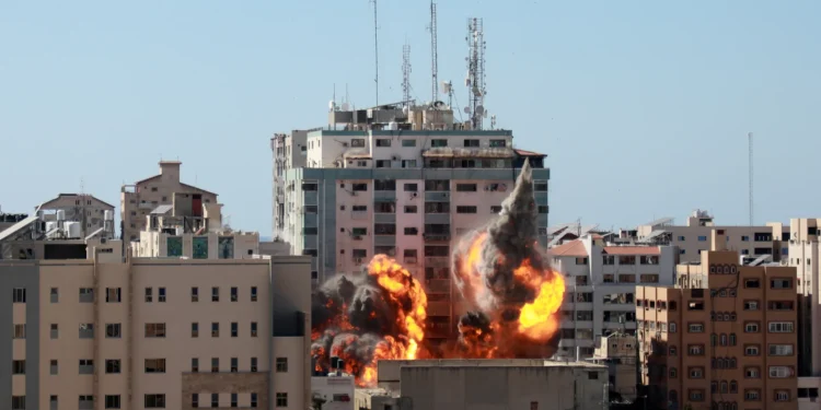 Gazzeliller açlıktan ölme riskiyle karşı karşıya