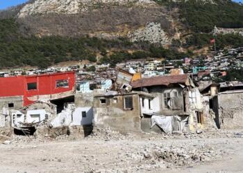 Deprem bölgelerinde 308 bin kişi göç etti