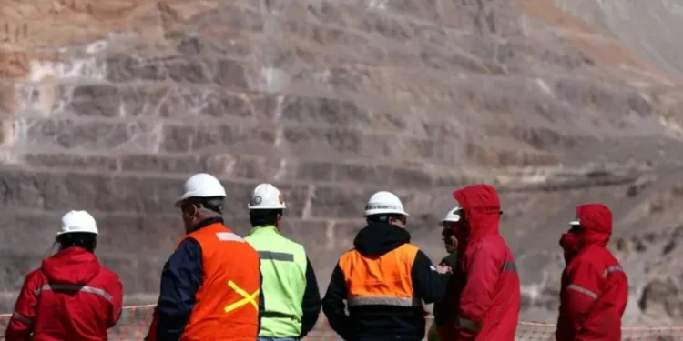 İşçiler göçük altındayken bakanlık 11 madene daha onay vermiş