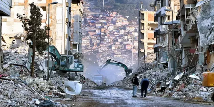 Deprem bölgesinde değişen bir şey yok