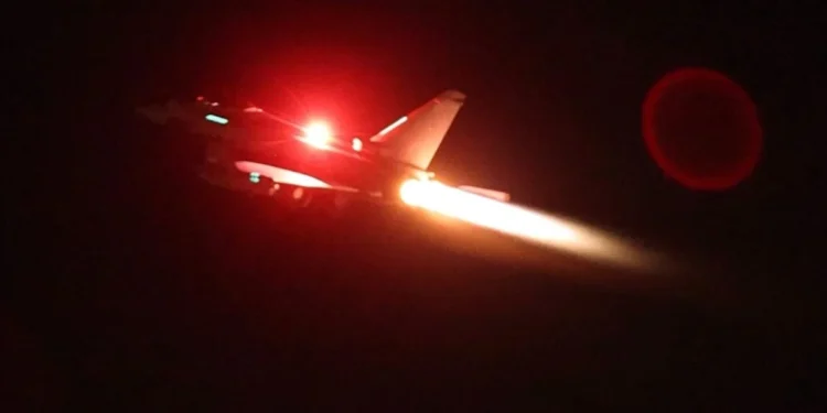 Suriye: İsrail, Humus’a saldırı düzenledi