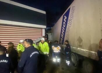 İzmir’de trafik kazası: 3 kişi yaşamını yitirdi