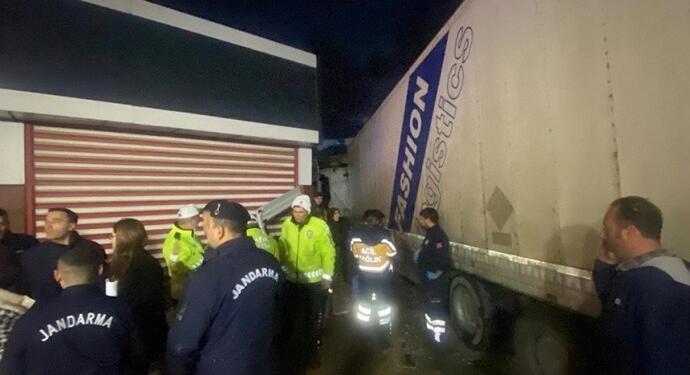 İzmir’de trafik kazası: 3 kişi yaşamını yitirdi