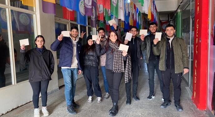 DEM Parti Gençlik Meclisi’nden ‘İmralı’ya 1000 mektup’ kampanyası