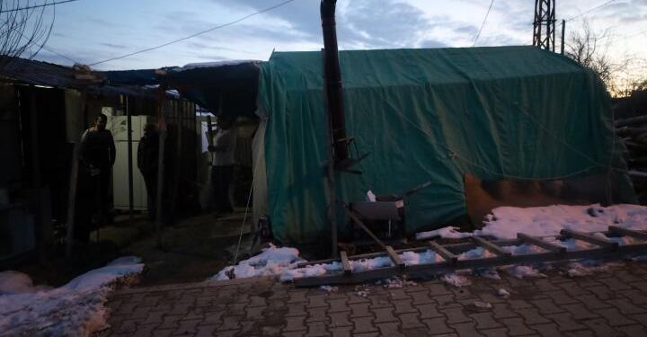 Bir yıldır çadırda yaşam mücadelesi veriyor: Kimse sesimizi duymuyor