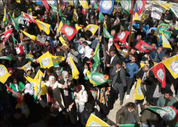 Hatimoğulları Hezo’da: Söktükleri Kürtçe tabelalarımızı belediyelerimize asacağız