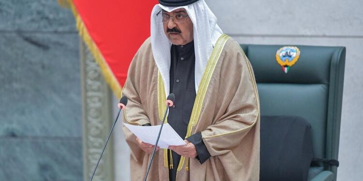 Kuveyt Emiri ‘kontrolsüz ifadeler kullanıldığı’ gerekçesiyle Meclisi feshetti