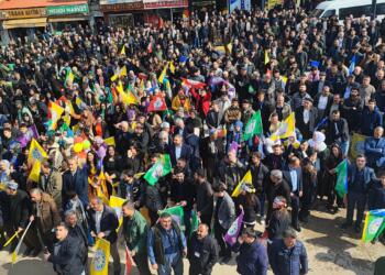 Bakırhan Şemzînan’da: Kürtçeye ‘bilinmeyen dil’ diyenlere halk cevap vermeli
