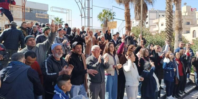 Süveyda kentinde protestoculara ateş açıldı