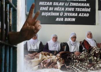 Çocukları grevde, anneler nöbette: Tek amacımız özgürlük