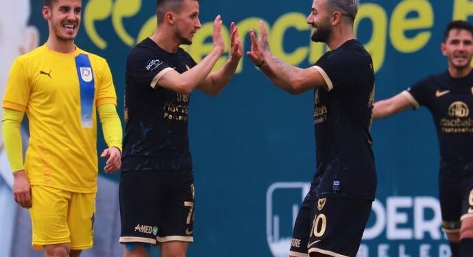 Amedspor Derincespor’u 2-0 yenerek liderliğe yükseldi