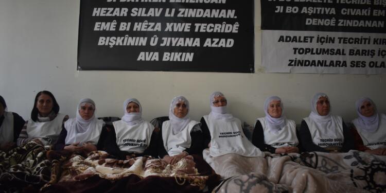 Adalet Nöbeti’nde Abdullah Öcalan’a özgürlük mesajı