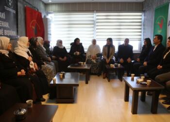 Buldan, Adalet Nöbeti’ne katıldı: Barış ve özgürlük annelerimizin mücadelesi sonucunda gelecektir