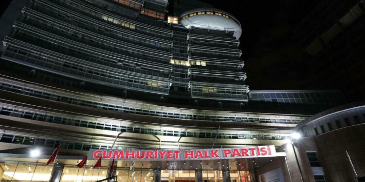 CHP’nin Esenyurt ve Güngören adayları çekildi: Ahmet Özer ve Yüksel Yalçın yeni adaylar