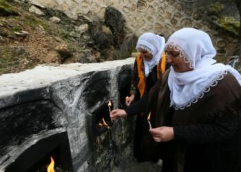 Özgürlük Yürüyüşçüleri Dêrsim’de: Hızır lokması dağıtıldı, çıralar yakıldı