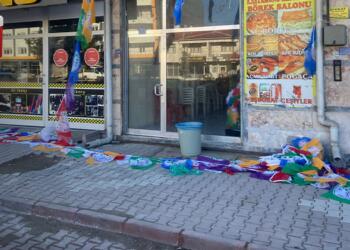 DEM Parti Konya seçim bürosundaki bayraklar söküldü
