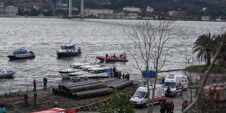 Ortaköy’de inşaat alanında çökme: Denize düşen işçi hayatını kaybetti