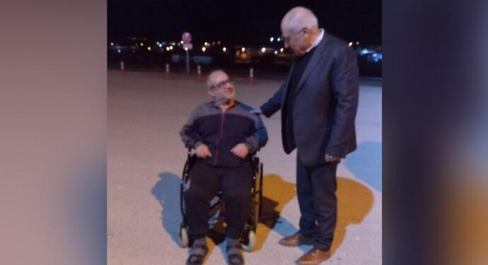 Hasta tutsak Çardak tekerlekli sandalyeyle cezaevinden çıktı