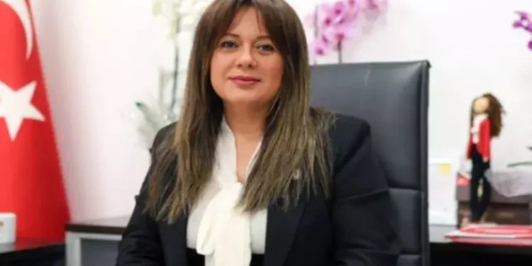 CHP Genel Başkan Yardımcısı Koza Yardımcı görevinden istifa etti