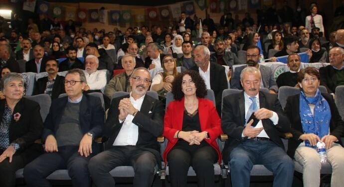 DEM Parti İzmir adaylarını tanıttı: Deniz’in hayalleri için yola çıkıyoruz