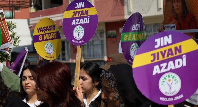 Kadınlardan 8 Mart açıklaması: Jin jiyan azadî’ dünyanın her yerinde kadın mücadelesi için yükselecek