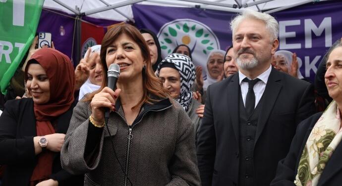 DEM Parti İstanbul eşbaşkan adayları: Hep birlikte el ele vererek İstanbul’u kazanacağız