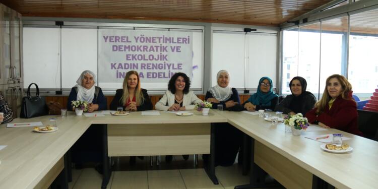 Mersin’de kadınlar yerel demokrasi ve kadın iradesini tartıştı