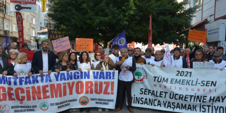 Emeklilerden maaş protestosu