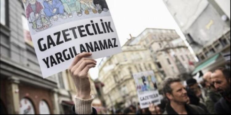 Kadın gazeteciler hakkında açılan davalar ertelendi