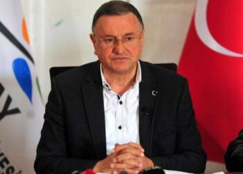 Depremzedeler tarafından protesto edilen Lütfü Savaş’tan açıklama