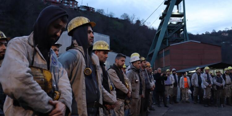 Zonguldaklı madenciler depremin yıldönümünde bir araya geldi