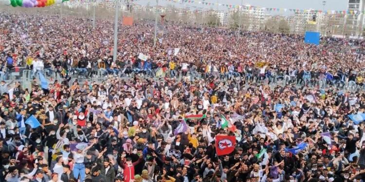 ‘İstanbul Newroz’u özgürlüğe vesile olsun’