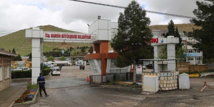 Kayyım, yeniden borçlanarak AKP’li belediyeye para aktardı