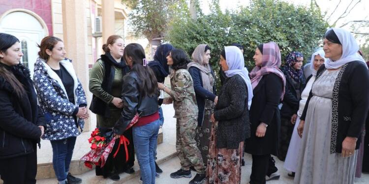 DAİŞ’ten kurtarılan Êzidî genç kadın Şengal’e ulaştı